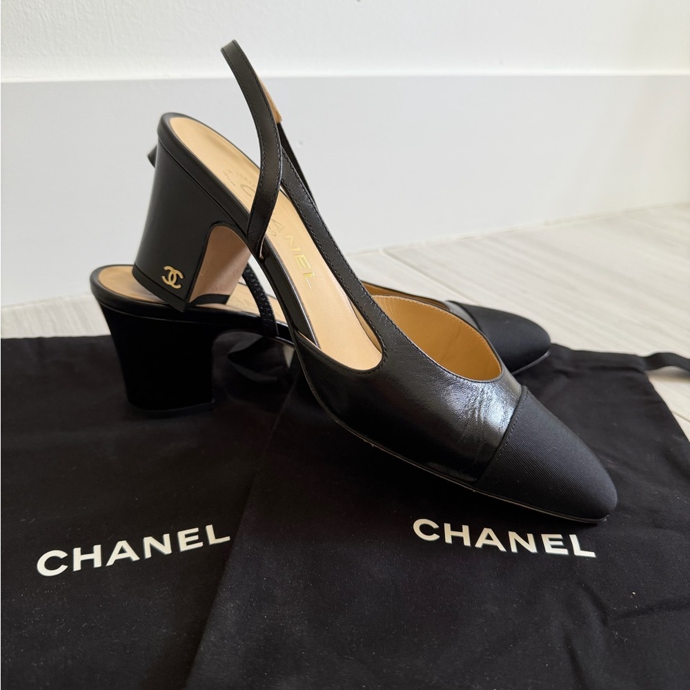 CHANEL Black Leather Slingbacks - 38
